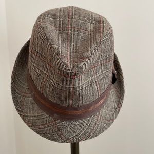 Adorable chic wool hat size S/M